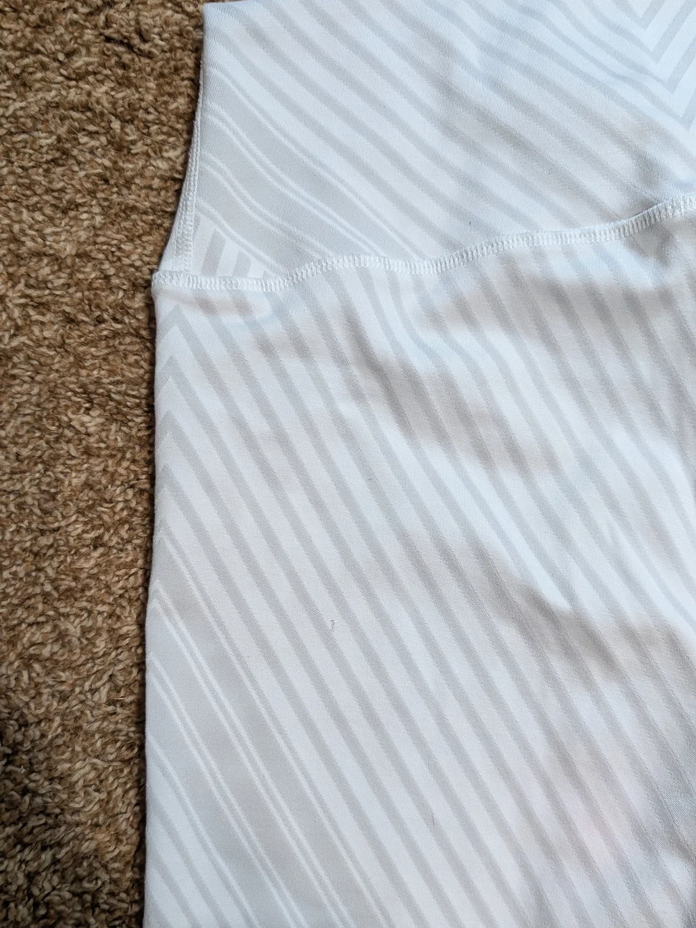 ALO Yoga | Santa Fe Airbrush Crop Leggings | Size Large | White & Gray